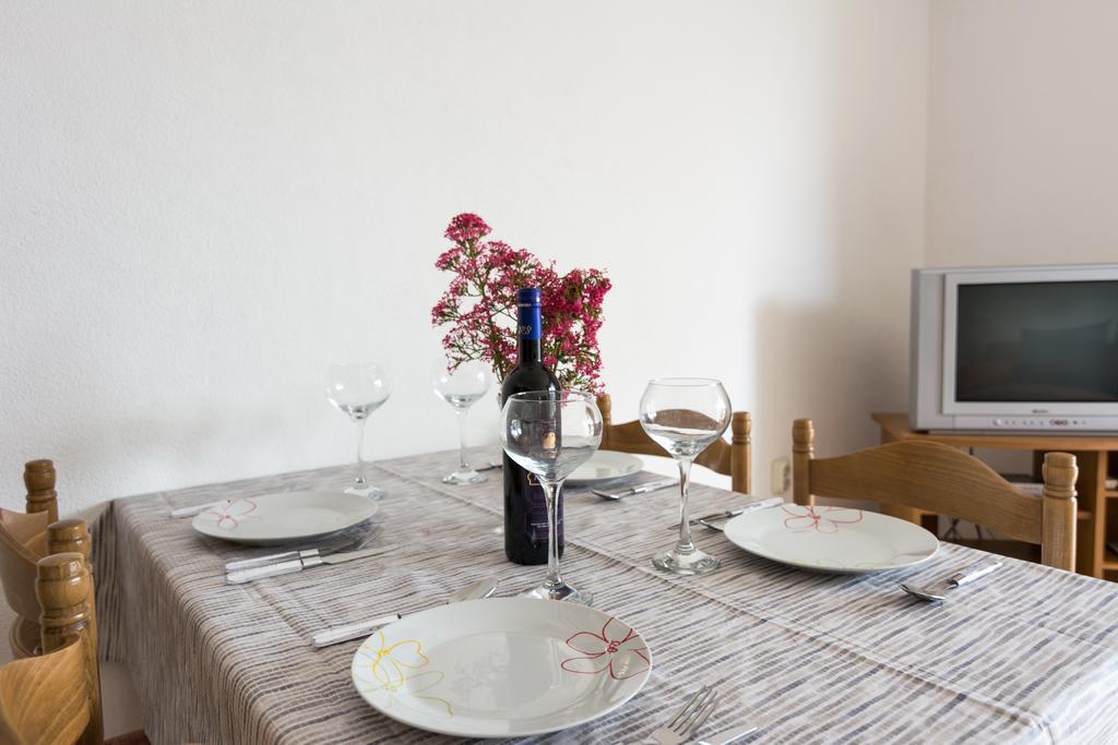 Vinišće Apartments Mirko מראה חיצוני תמונה