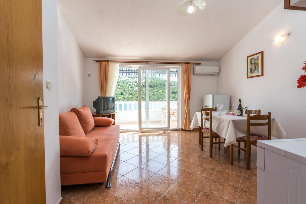 Vinišće Apartments Mirko מראה חיצוני תמונה