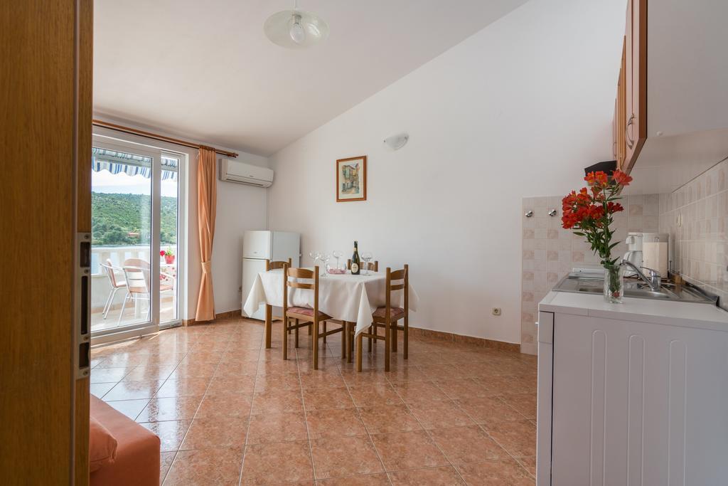 Vinišće Apartments Mirko מראה חיצוני תמונה