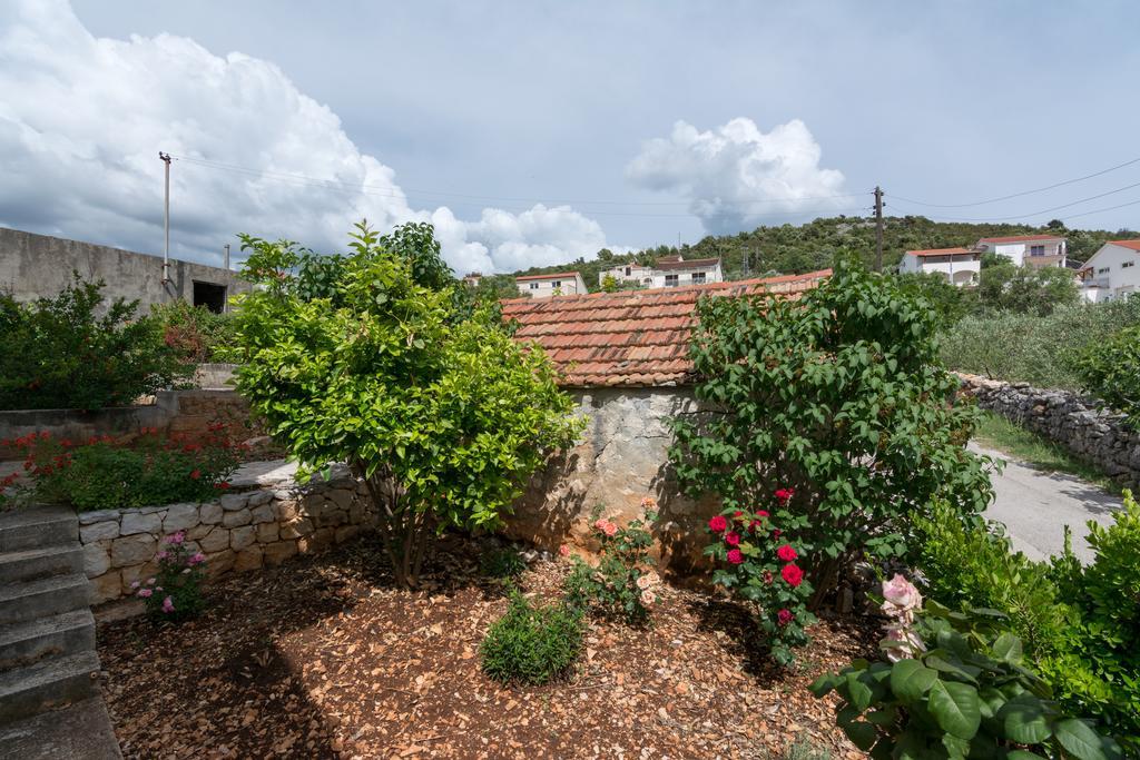 Vinišće Apartments Mirko מראה חיצוני תמונה